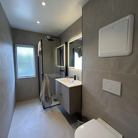 דירה 3 Bedroom With Parking