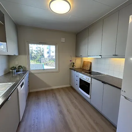 3 Bedroom With Parking דירה *