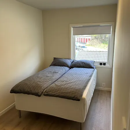 דירה 3 Bedroom With Parking ברגן